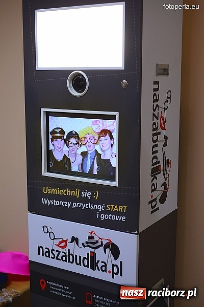 Zdjęcie w galerii na portalu naszraciborz.pl: Bal maturalny uczniów I LO i Liceum Plastycznego - fotoreportaż i zdjęcia grupowe wiadomości z regionu