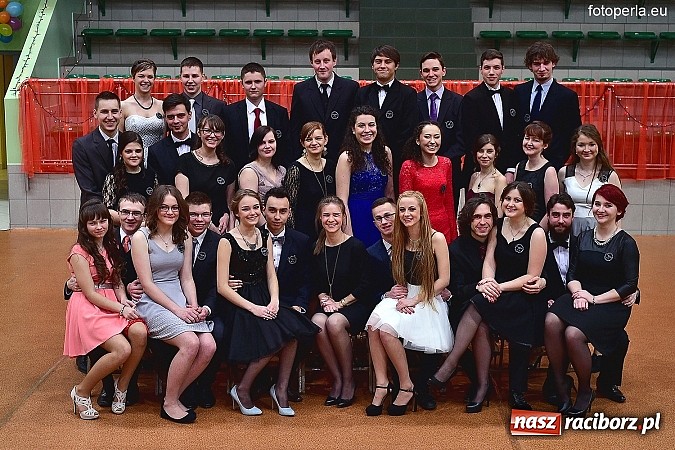 Zdjęcie w galerii na portalu naszraciborz.pl: Bal maturalny uczniów I LO i Liceum Plastycznego - fotoreportaż i zdjęcia grupowe wiadomości z regionu