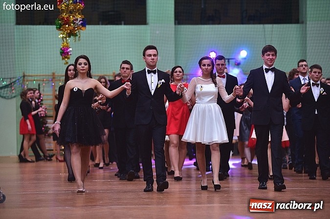 Zdjęcie w galerii na portalu naszraciborz.pl: Bal maturalny uczniów I LO i Liceum Plastycznego - fotoreportaż i zdjęcia grupowe wiadomości z regionu