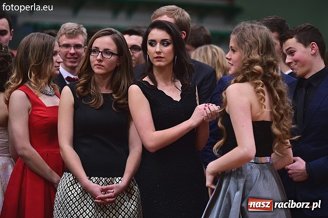 Zdjęcie w galerii na portalu naszraciborz.pl: Bal maturalny uczniów I LO i Liceum Plastycznego - fotoreportaż i zdjęcia grupowe wiadomości z regionu