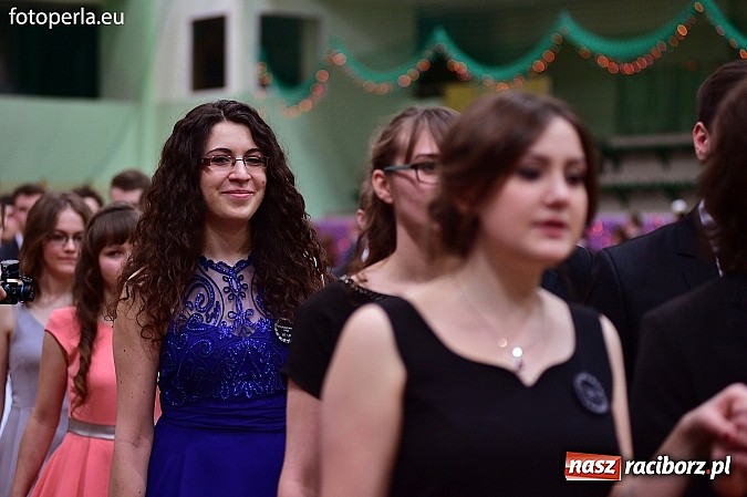 Zdjęcie w galerii na portalu naszraciborz.pl: Bal maturalny uczniów I LO i Liceum Plastycznego - fotoreportaż i zdjęcia grupowe wiadomości z regionu