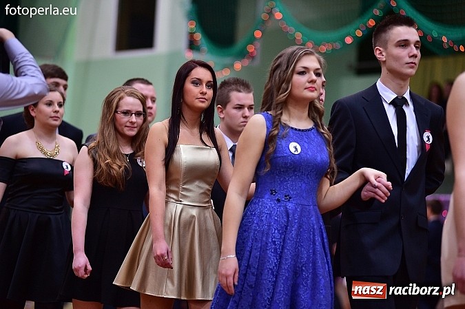 Zdjęcie w galerii na portalu naszraciborz.pl: Bal maturalny uczniów I LO i Liceum Plastycznego - fotoreportaż i zdjęcia grupowe wiadomości z regionu