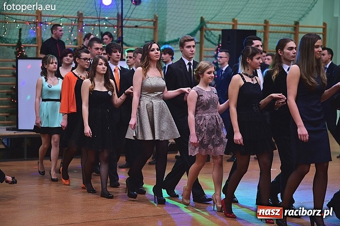 Zdjęcie w galerii na portalu naszraciborz.pl: Bal maturalny uczniów I LO i Liceum Plastycznego - fotoreportaż i zdjęcia grupowe wiadomości z regionu