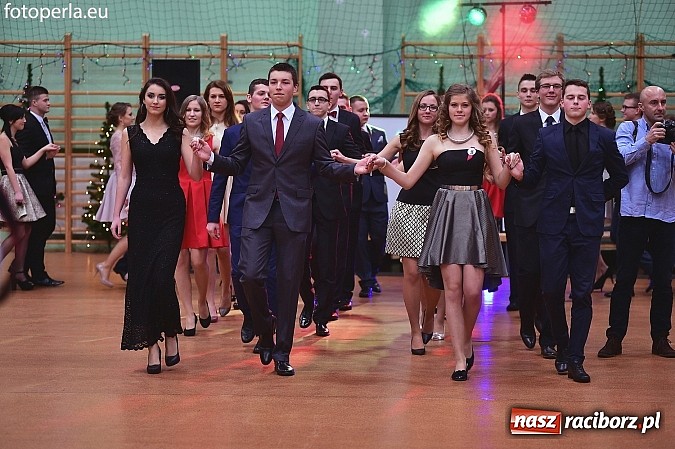 Zdjęcie w galerii na portalu naszraciborz.pl: Bal maturalny uczniów I LO i Liceum Plastycznego - fotoreportaż i zdjęcia grupowe wiadomości z regionu