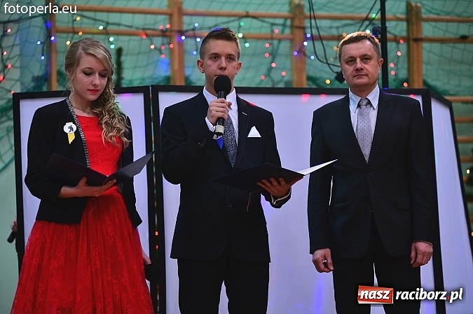 Zdjęcie w galerii na portalu naszraciborz.pl: Bal maturalny uczniów I LO i Liceum Plastycznego - fotoreportaż i zdjęcia grupowe wiadomości z regionu