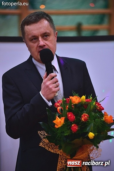 Zdjęcie w galerii na portalu naszraciborz.pl: Bal maturalny uczniów I LO i Liceum Plastycznego - fotoreportaż i zdjęcia grupowe wiadomości z regionu