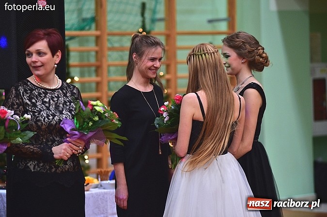 Zdjęcie w galerii na portalu naszraciborz.pl: Bal maturalny uczniów I LO i Liceum Plastycznego - fotoreportaż i zdjęcia grupowe wiadomości z regionu