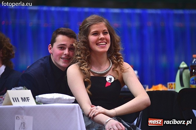 Zdjęcie w galerii na portalu naszraciborz.pl: Bal maturalny uczniów I LO i Liceum Plastycznego - fotoreportaż i zdjęcia grupowe wiadomości z regionu