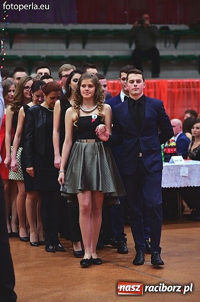 Zdjęcie w galerii na portalu naszraciborz.pl: Bal maturalny uczniów I LO i Liceum Plastycznego - fotoreportaż i zdjęcia grupowe wiadomości z regionu