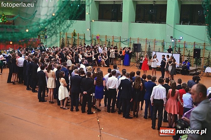 Zdjęcie w galerii na portalu naszraciborz.pl: Bal maturalny uczniów I LO i Liceum Plastycznego - fotoreportaż i zdjęcia grupowe wiadomości z regionu