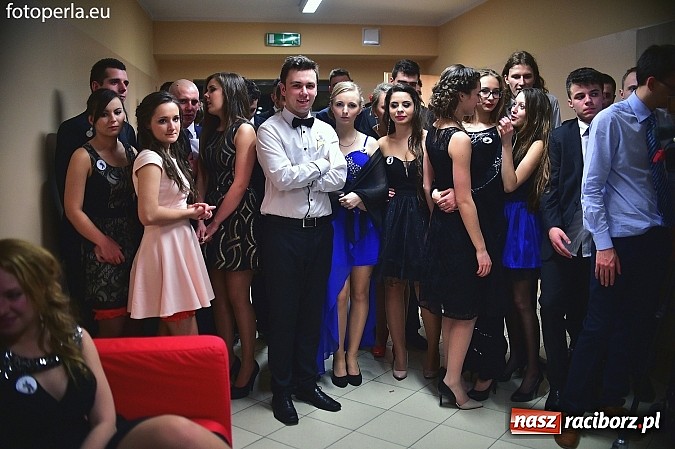 Zdjęcie w galerii na portalu naszraciborz.pl: Bal maturalny uczniów I LO i Liceum Plastycznego - fotoreportaż i zdjęcia grupowe wiadomości z regionu