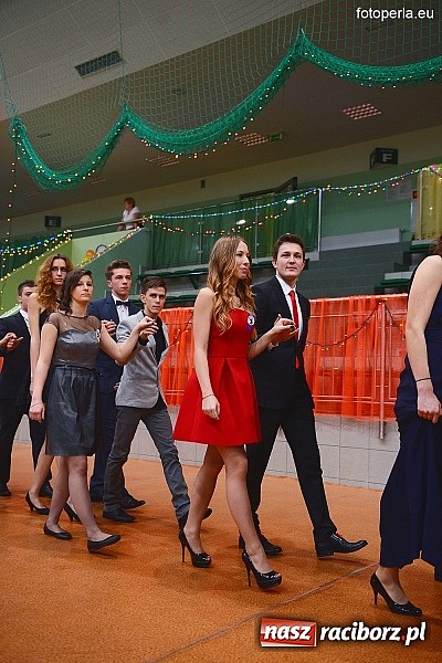 Zdjęcie w galerii na portalu naszraciborz.pl: Bal maturalny uczniów I LO i Liceum Plastycznego - fotoreportaż i zdjęcia grupowe wiadomości z regionu