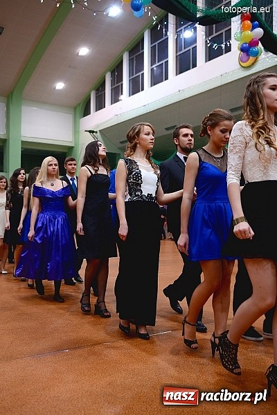 Zdjęcie w galerii na portalu naszraciborz.pl: Bal maturalny uczniów I LO i Liceum Plastycznego - fotoreportaż i zdjęcia grupowe wiadomości z regionu