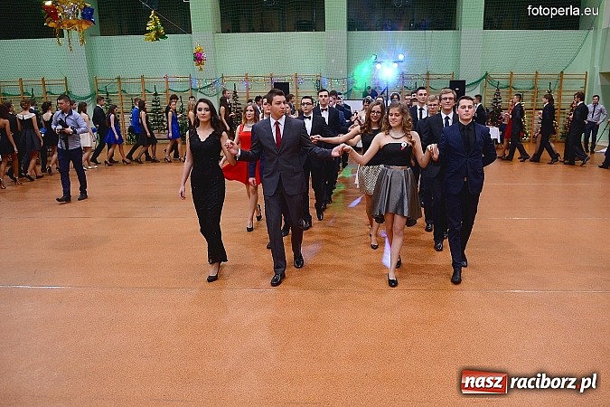 Zdjęcie w galerii na portalu naszraciborz.pl: Bal maturalny uczniów I LO i Liceum Plastycznego - fotoreportaż i zdjęcia grupowe wiadomości z regionu