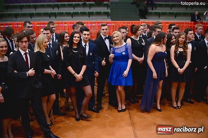 Zdjęcie w galerii na portalu naszraciborz.pl: Bal maturalny uczniów I LO i Liceum Plastycznego - fotoreportaż i zdjęcia grupowe wiadomości z regionu