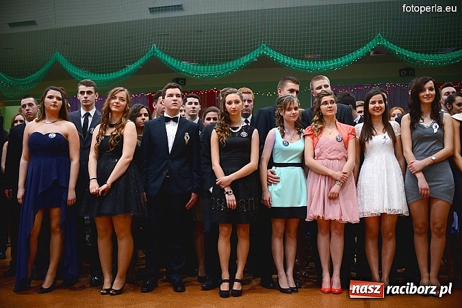 Zdjęcie w galerii na portalu naszraciborz.pl: Bal maturalny uczniów I LO i Liceum Plastycznego - fotoreportaż i zdjęcia grupowe wiadomości z regionu