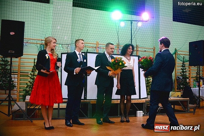 Zdjęcie w galerii na portalu naszraciborz.pl: Bal maturalny uczniów I LO i Liceum Plastycznego - fotoreportaż i zdjęcia grupowe wiadomości z regionu