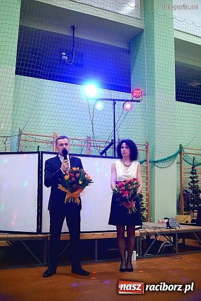 Zdjęcie w galerii na portalu naszraciborz.pl: Bal maturalny uczniów I LO i Liceum Plastycznego - fotoreportaż i zdjęcia grupowe wiadomości z regionu