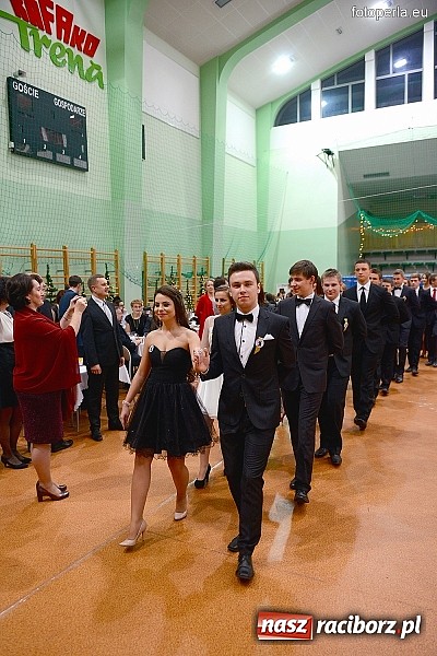 Zdjęcie w galerii na portalu naszraciborz.pl: Bal maturalny uczniów I LO i Liceum Plastycznego - fotoreportaż i zdjęcia grupowe wiadomości z regionu