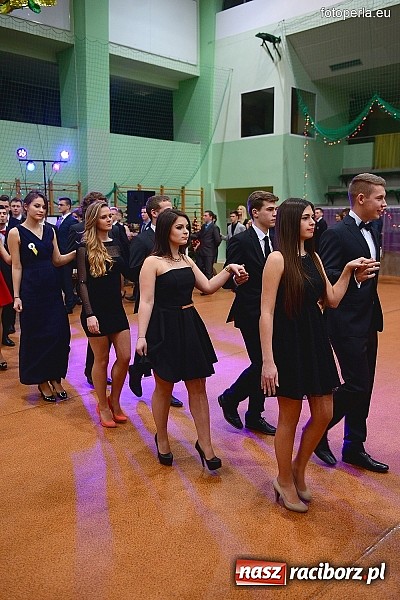 Zdjęcie w galerii na portalu naszraciborz.pl: Bal maturalny uczniów I LO i Liceum Plastycznego - fotoreportaż i zdjęcia grupowe wiadomości z regionu
