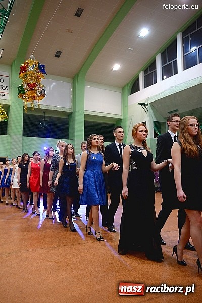 Zdjęcie w galerii na portalu naszraciborz.pl: Bal maturalny uczniów I LO i Liceum Plastycznego - fotoreportaż i zdjęcia grupowe wiadomości z regionu