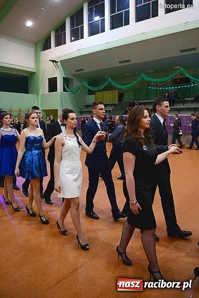 Zdjęcie w galerii na portalu naszraciborz.pl: Bal maturalny uczniów I LO i Liceum Plastycznego - fotoreportaż i zdjęcia grupowe wiadomości z regionu