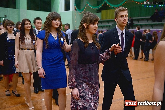 Zdjęcie w galerii na portalu naszraciborz.pl: Bal maturalny uczniów I LO i Liceum Plastycznego - fotoreportaż i zdjęcia grupowe wiadomości z regionu
