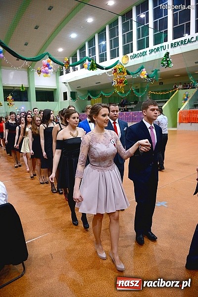 Zdjęcie w galerii na portalu naszraciborz.pl: Bal maturalny uczniów I LO i Liceum Plastycznego - fotoreportaż i zdjęcia grupowe wiadomości z regionu