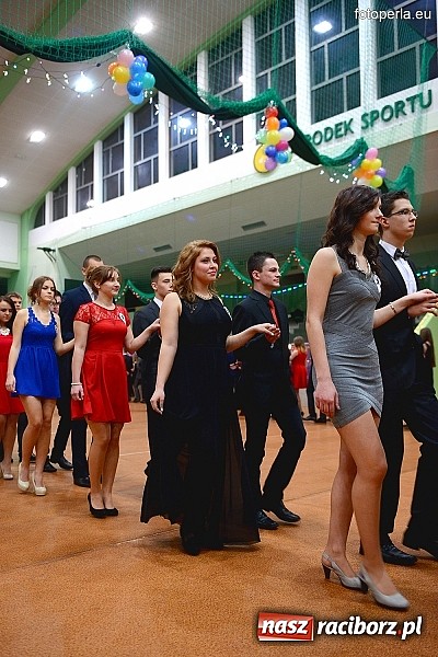 Zdjęcie w galerii na portalu naszraciborz.pl: Bal maturalny uczniów I LO i Liceum Plastycznego - fotoreportaż i zdjęcia grupowe wiadomości z regionu