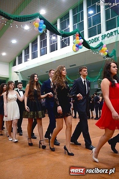 Zdjęcie w galerii na portalu naszraciborz.pl: Bal maturalny uczniów I LO i Liceum Plastycznego - fotoreportaż i zdjęcia grupowe wiadomości z regionu