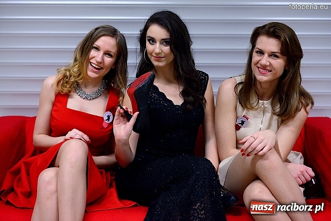 Zdjęcie w galerii na portalu naszraciborz.pl: Bal maturalny uczniów I LO i Liceum Plastycznego - fotoreportaż i zdjęcia grupowe wiadomości z regionu