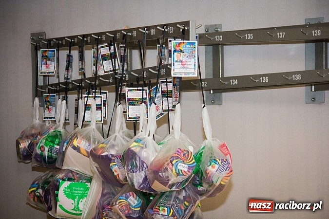 Zdjęcie w galerii na portalu naszraciborz.pl: Ponad setka wolontariuszy na ulicach Raciborza wiadomości z regionu