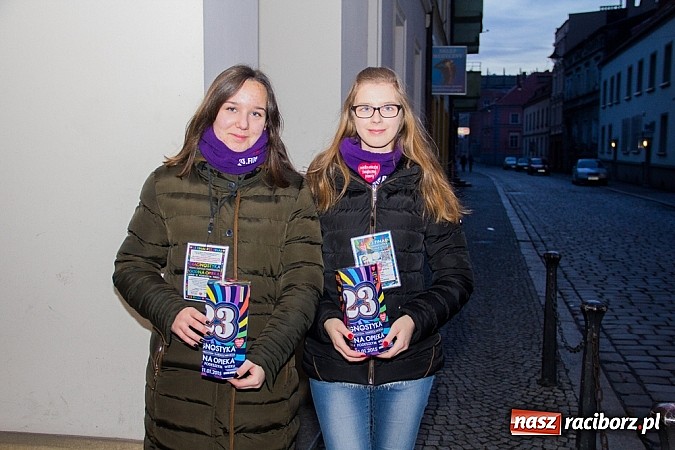 Zdjęcie w galerii na portalu naszraciborz.pl: Ponad setka wolontariuszy na ulicach Raciborza wiadomości z regionu