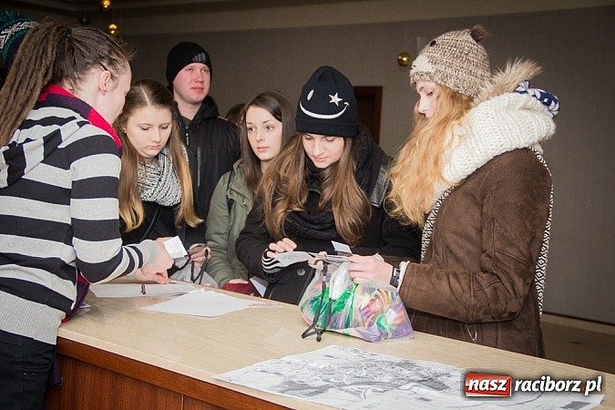 Zdjęcie w galerii na portalu naszraciborz.pl: Ponad setka wolontariuszy na ulicach Raciborza wiadomości z regionu