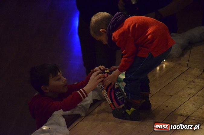 Zdjęcie w galerii na portalu naszraciborz.pl: Prawie 3 tys. zł z licytacji WOŚP w RCK  wiadomości z regionu