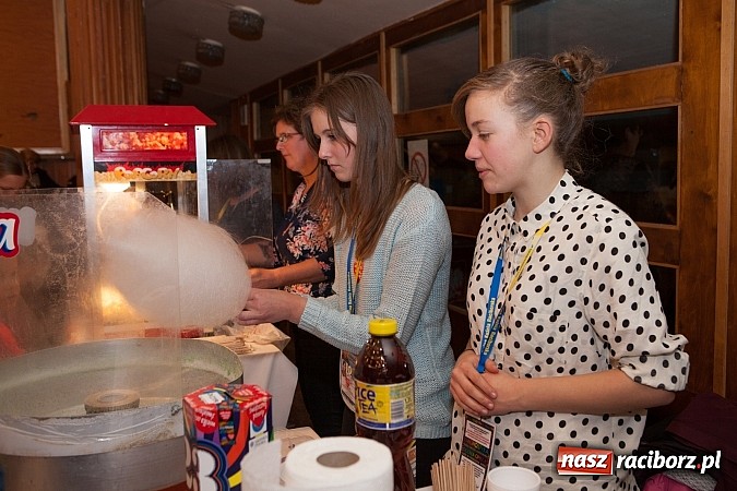 Zdjęcie w galerii na portalu naszraciborz.pl: W Kuźni Raciborskiej Wielka Orkiestra Świątecznej Pomocy zebrała ponad 19 tys. zł wiadomości z regionu