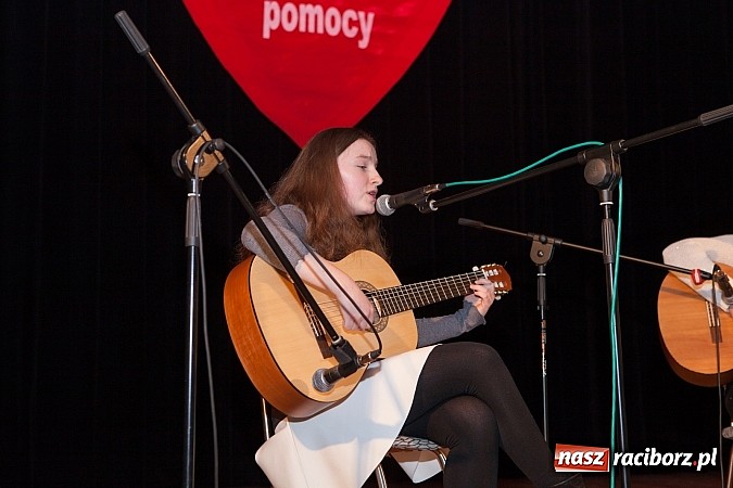 Zdjęcie w galerii na portalu naszraciborz.pl: W Kuźni Raciborskiej Wielka Orkiestra Świątecznej Pomocy zebrała ponad 19 tys. zł wiadomości z regionu