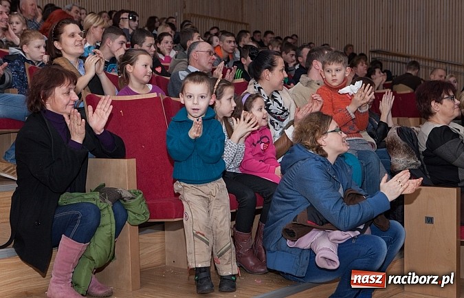Zdjęcie w galerii na portalu naszraciborz.pl: W Kuźni Raciborskiej Wielka Orkiestra Świątecznej Pomocy zebrała ponad 19 tys. zł wiadomości z regionu
