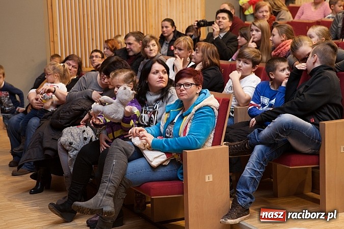 Zdjęcie w galerii na portalu naszraciborz.pl: W Kuźni Raciborskiej Wielka Orkiestra Świątecznej Pomocy zebrała ponad 19 tys. zł wiadomości z regionu