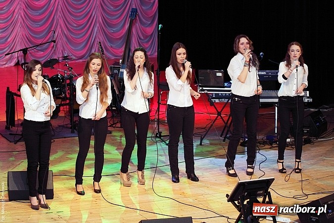 Zdjęcie w galerii na portalu naszraciborz.pl: Perspektywa, Pompa Band i Skaza, czyli 23. finał WOŚP na scenie RCK wiadomości z regionu