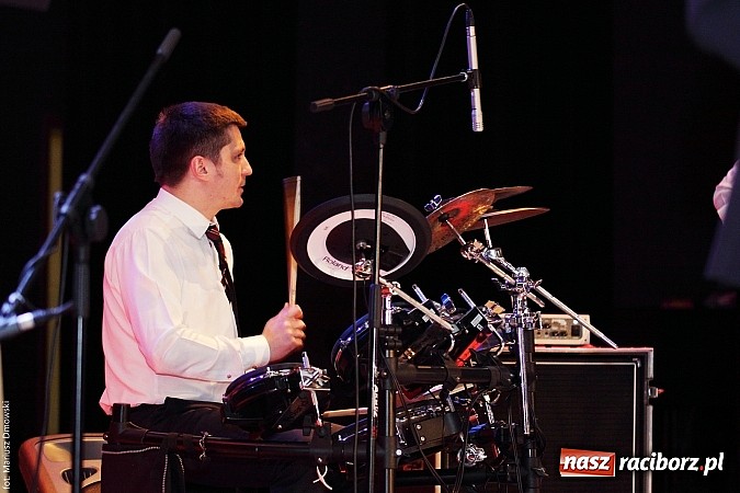 Zdjęcie w galerii na portalu naszraciborz.pl: Perspektywa, Pompa Band i Skaza, czyli 23. finał WOŚP na scenie RCK wiadomości z regionu