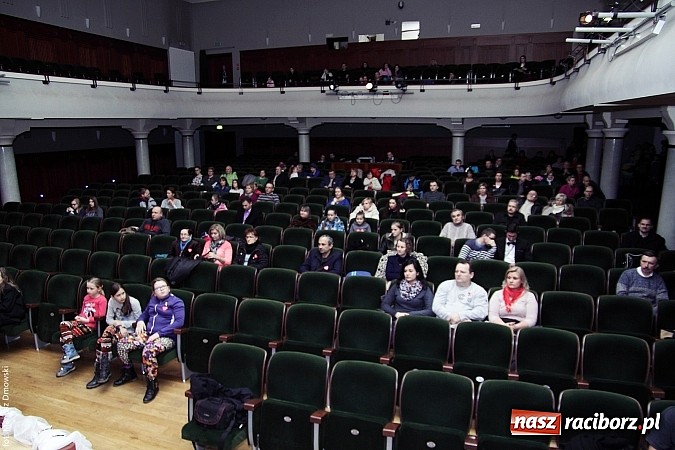 Zdjęcie w galerii na portalu naszraciborz.pl: Perspektywa, Pompa Band i Skaza, czyli 23. finał WOŚP na scenie RCK wiadomości z regionu