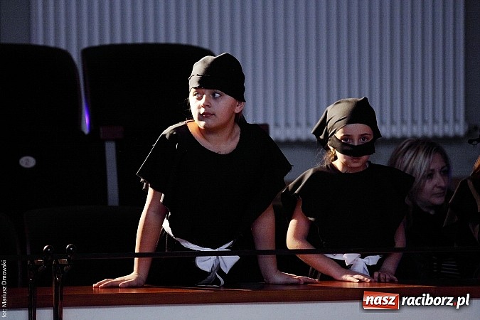 Zdjęcie w galerii na portalu naszraciborz.pl: Perspektywa, Pompa Band i Skaza, czyli 23. finał WOŚP na scenie RCK wiadomości z regionu