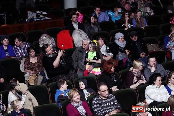 Zdjęcie w galerii na portalu naszraciborz.pl: Perspektywa, Pompa Band i Skaza, czyli 23. finał WOŚP na scenie RCK wiadomości z regionu