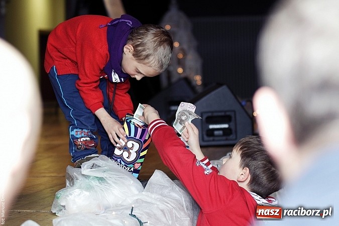 Zdjęcie w galerii na portalu naszraciborz.pl: Perspektywa, Pompa Band i Skaza, czyli 23. finał WOŚP na scenie RCK wiadomości z regionu