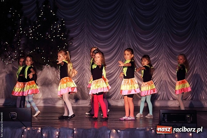 Zdjęcie w galerii na portalu naszraciborz.pl: Perspektywa, Pompa Band i Skaza, czyli 23. finał WOŚP na scenie RCK wiadomości z regionu