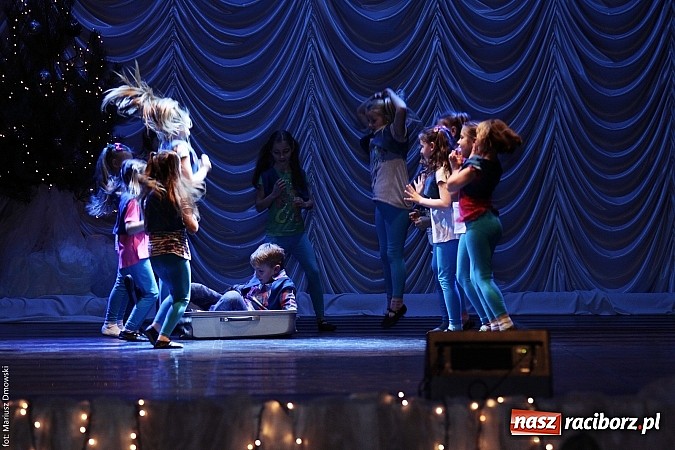 Zdjęcie w galerii na portalu naszraciborz.pl: Perspektywa, Pompa Band i Skaza, czyli 23. finał WOŚP na scenie RCK wiadomości z regionu