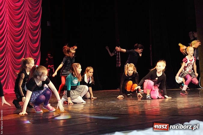 Zdjęcie w galerii na portalu naszraciborz.pl: Perspektywa, Pompa Band i Skaza, czyli 23. finał WOŚP na scenie RCK wiadomości z regionu