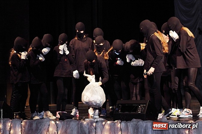 Zdjęcie w galerii na portalu naszraciborz.pl: Perspektywa, Pompa Band i Skaza, czyli 23. finał WOŚP na scenie RCK wiadomości z regionu