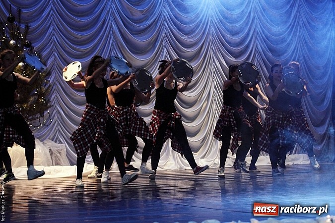 Zdjęcie w galerii na portalu naszraciborz.pl: Perspektywa, Pompa Band i Skaza, czyli 23. finał WOŚP na scenie RCK wiadomości z regionu